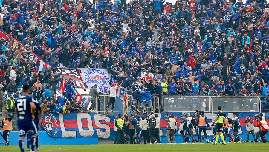 Hinchada de U. de Chile no podrá asistir al Clásico Universitario en San Carlos