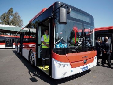 Proyecto castiga con hasta tres años de cárcel a quienes dañen buses o paraderos