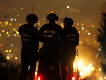 Día del Joven Combatiente: Detienen a dos manifestantes que tuvieron riña con trabajadores de un local en Santiago