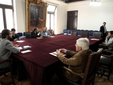 Frente Amplio y ex Nueva Mayoría se cuadran con Jorge Sharp luego de fuertes dardos de Chile Vamos