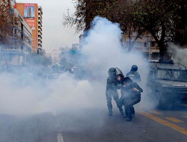 Carabineros gastó 2.300 millones de pesos en bombas lacrimógenas desde 2011