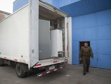 Dos sujetos asaltan camión con 450 televisores LED en la comuna de Lampa