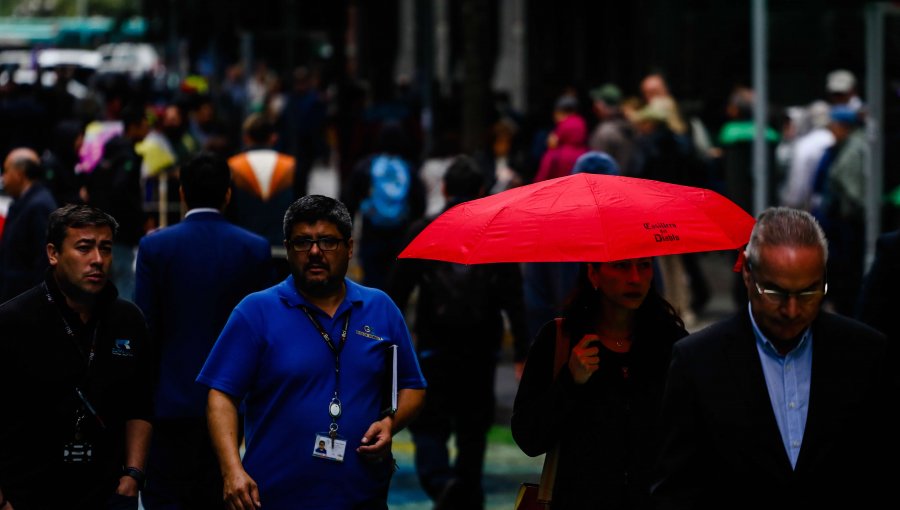 Se declara alerta temprana preventiva en 9 comunas de Santiago por lluvias