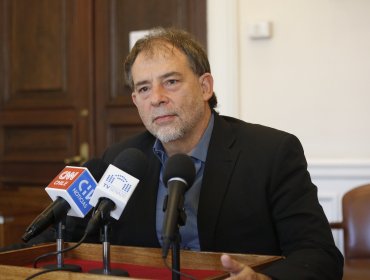 Senador Girardi denuncia lobby de reyes de Noruega en favor de salmonera