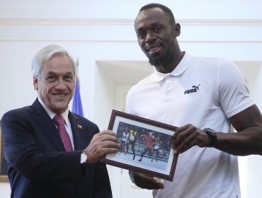 Presidente Piñera le regaló un meme a Usain Bolt durante visita a La Moneda