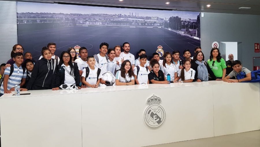 Niños chilenos viajaron a España para conocer la Ciudad Deportiva del Real Madrid