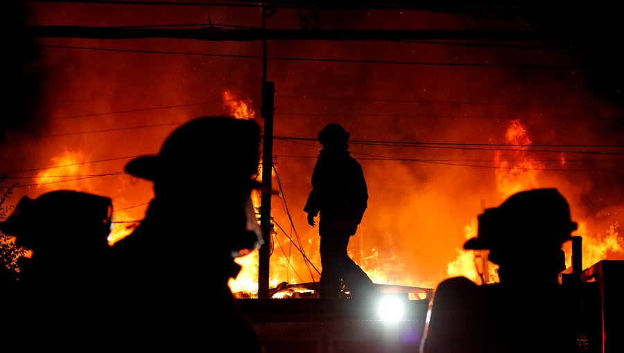 Adulto mayor murió de un infarto luego de rescatar de un incendio a un niño en Valparaíso