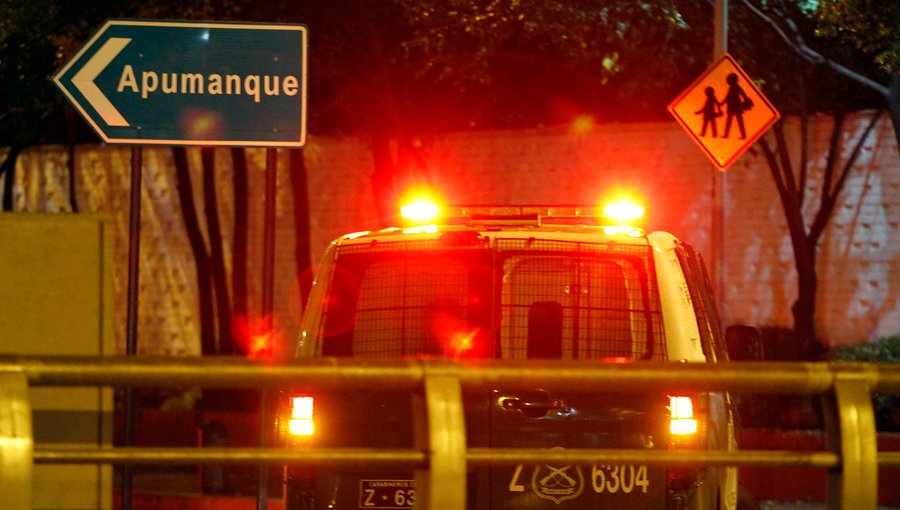 Asaltantes maniataron a toda una familia en su casa de Las Condes