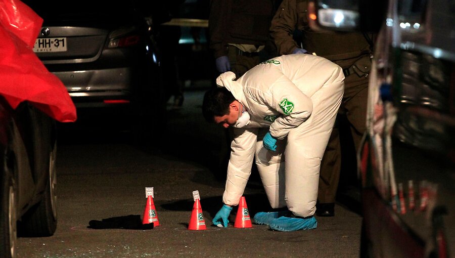 Matan a balazos a dos hombres que se encontraban al interior de un vehículo en Quilpué