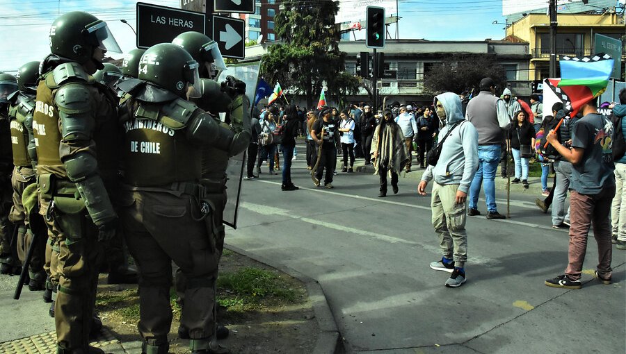 Intendente de La Araucanía presentará querella por daños tras marcha mapuche