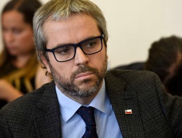 Ministro Blumel asegura que una mala reforma a las Isapres puede provocar "migraciones masivas"