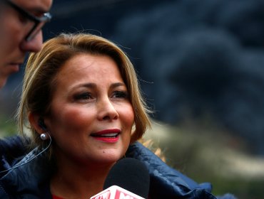 Cathy Barriga rompió el silencio y se defendió por pintar de color dorado una camioneta municipal