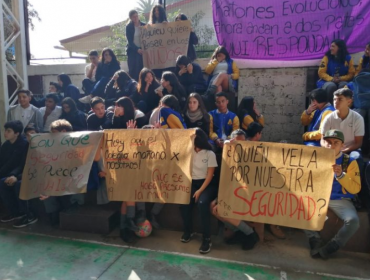 Comunidad escolar de un colegio de Quillota suspendió toda actividad por ola de robos