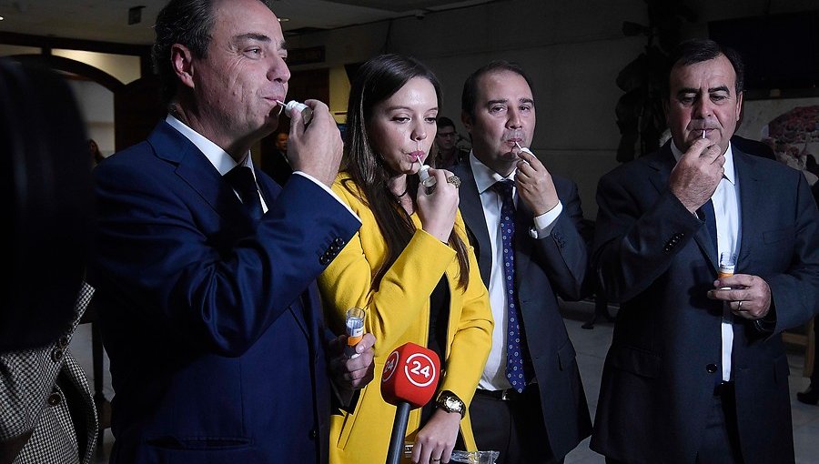 Autoridades de Gobierno podrán ser requeridas para realizarse un examen de drogas