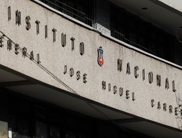 Presentan recurso de protección por niña que quiere estudiar en el Instituto Nacional