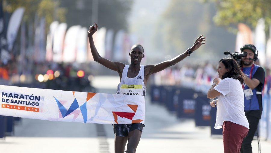 Keniata Jacob Kibet Chulyo se impuso en los 42k del Maratón de Santiago 2019