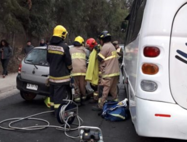 Madre e hijo resultaron lesionados tras colisión entre vehículo menor y microbús en Nogales