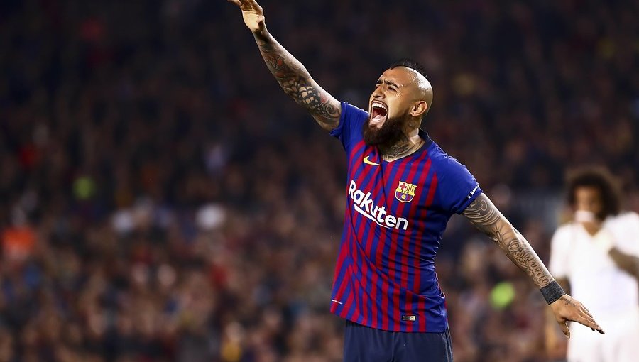 Arturo Vidal sería titular en duelo entre Barcelona y Manchester United por Champions League