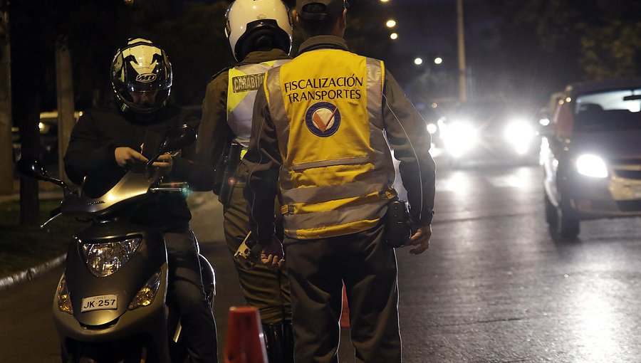 Restricción vehicular en la región Metropolitana a catalíticos partirá con dos dígitos en mayo