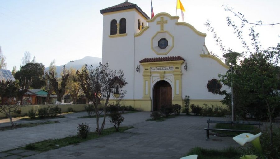 Suspenden a párroco de Francisco de Mostazal por denuncia de abuso sexual