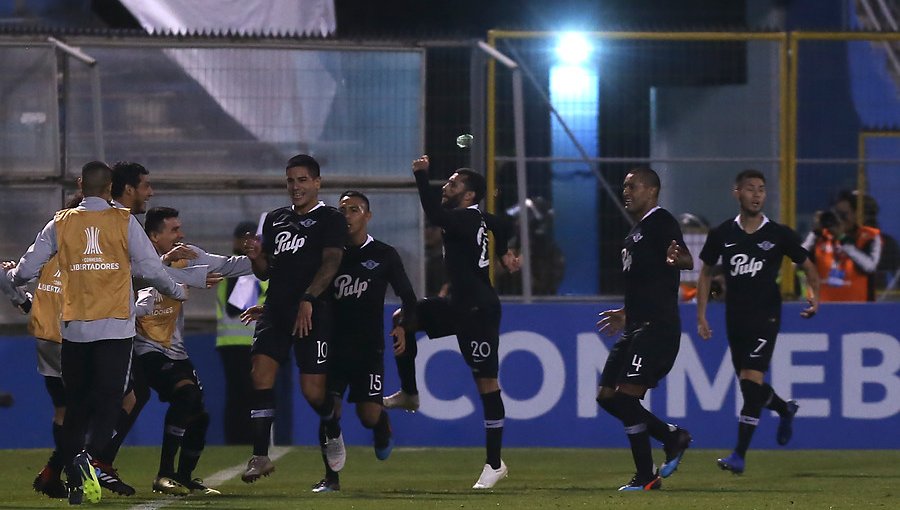 La UC cayó ante Libertad y deberá buscar clasificación a octavos de Libertadores como visitante