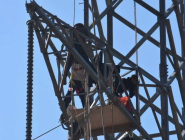 Intendencia de Valparaíso presentó denuncia por ocupación ilegal de torre de alta tensión en Olmué