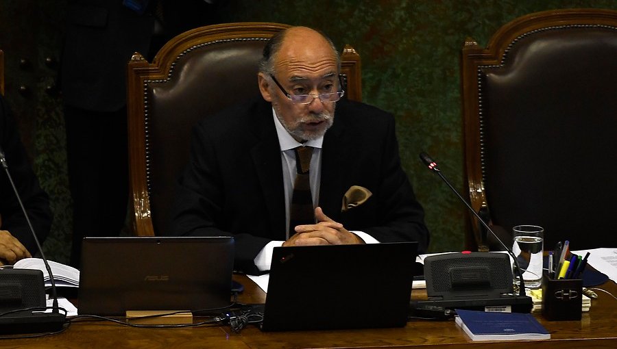 Critican visita de Iván Flores a Papa mientras participaba de Asamblea Interparlamentaria