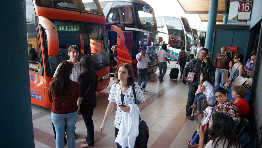 Denuncian alza del 97% en el valor de pasajes de buses interprovinciales