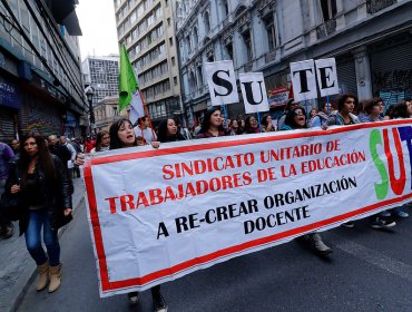 Paro Nacional de la CUT movilizó a unas 2 mil personas en el centro de Valparaíso