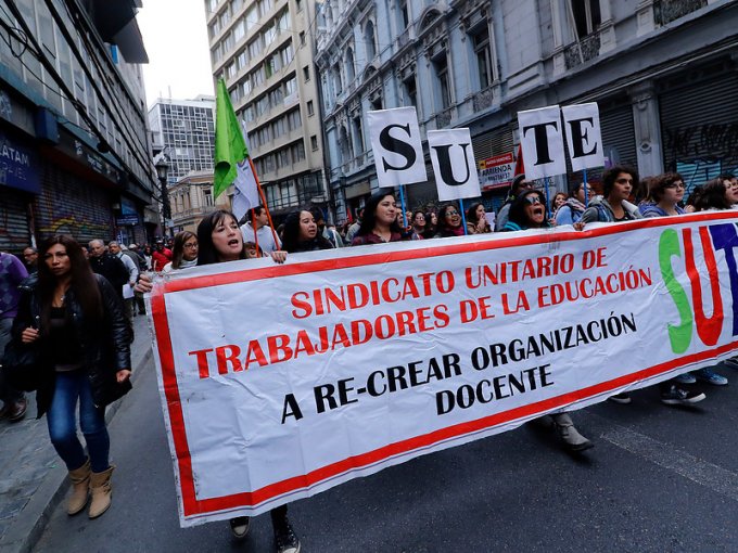 Paro Nacional de la CUT movilizó a unas 2 mil personas en el centro de ...