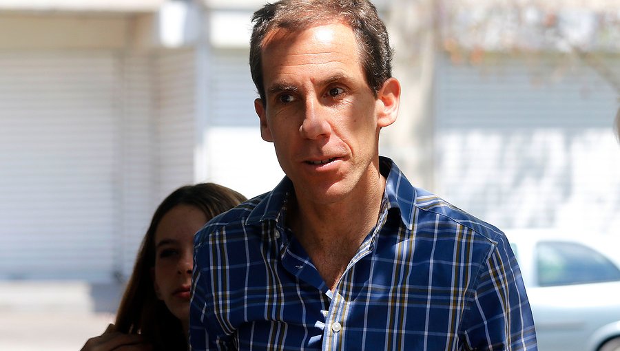 Alcalde de Santiago afirmó ser partidario de crear un "barrio rojo" en la comuna