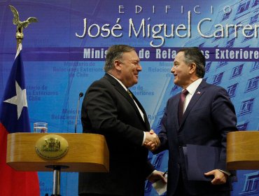Ministro Ampuero destacó rol de Chile en crisis venezolana tras cita con Mike Pompeo