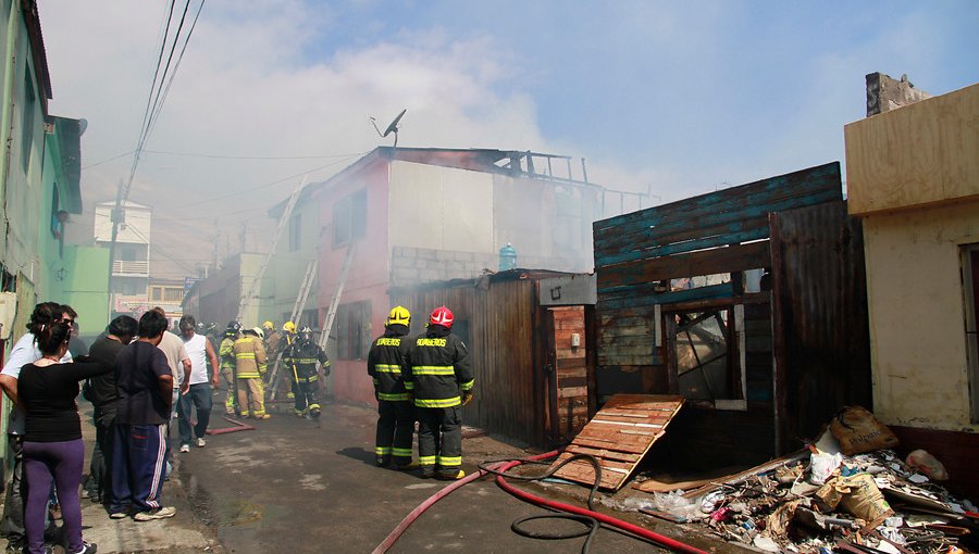 Posible presencia de cianuro moviliza a Bomberos de Iquique