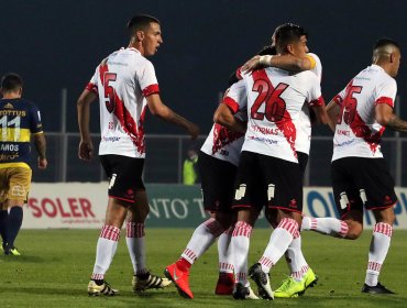 Everton dejó escapar la victoria ante Curicó Unido y regresa a Viña con sólo un punto