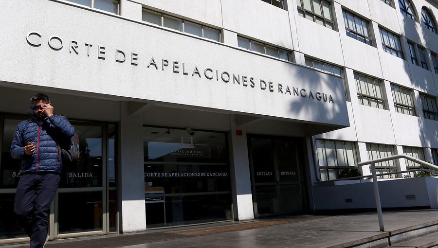 Juez Elgueta señaló que investigación de ministra "no da garantías" y criticó a fiscal Arias