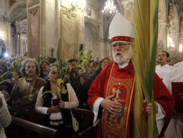 Celestino Aós abre Semana Santa con misa de Domingo de Ramos en Santiago