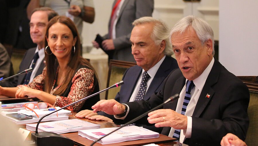 Presidente Piñera cita a Consejo de Gabinete en medio de rumores de cambio de gabinete