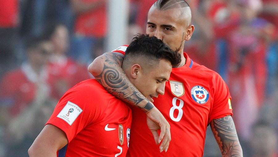 Arturo Vidal y Alexis Sánchez serán suplentes en duelo por Champions League