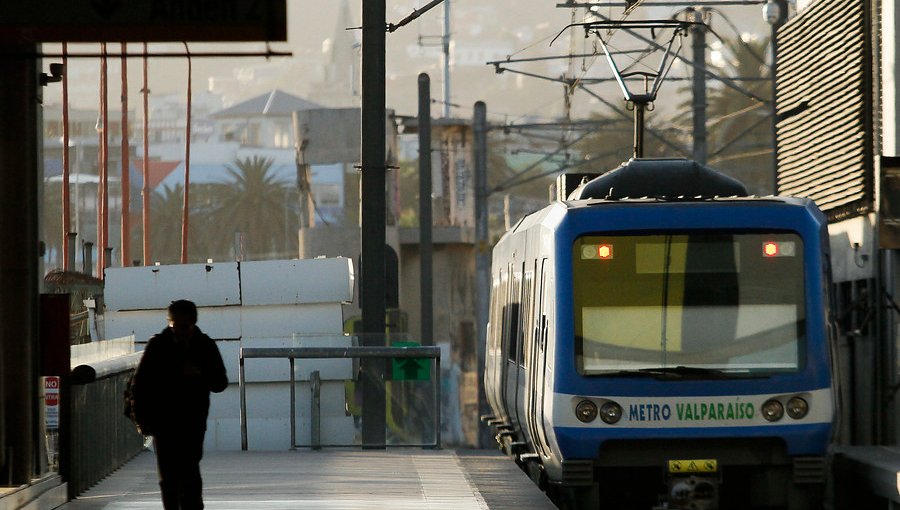 Servicio de Metro Valparaíso estuvo suspendido algunos minutos por "un procedimiento"