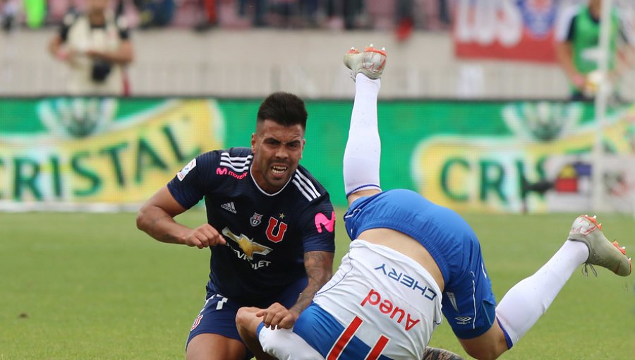 Gonzalo Espinoza recibió dos partidos de sanción por golpe a Luciano Aued en Clásico Universitario