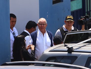 Pedro Pablo Kuczynski está internado en una clínica peruana tras sufrir una descompensación