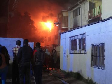 Tras incendio en seis departamentos, Bomberos de San Felipe clama por carro con escalera mecánica