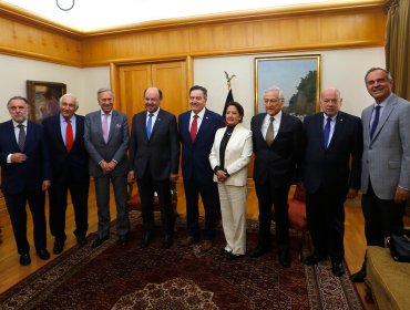 Ministro Ampuero agradeció a ex cancilleres su apoyo al TPP11