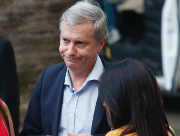 Popular encuesta tuitera eliminó a José Antonio Kast por poner a votar a cuentas bots: "Compró votos"