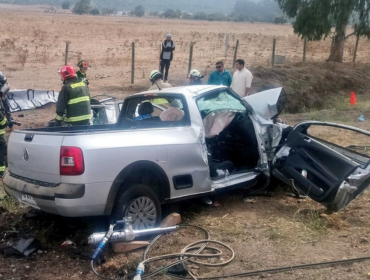 Colisión frontal deja dos muertos en Casablanca: huían de Carabineros tras asalto a camión