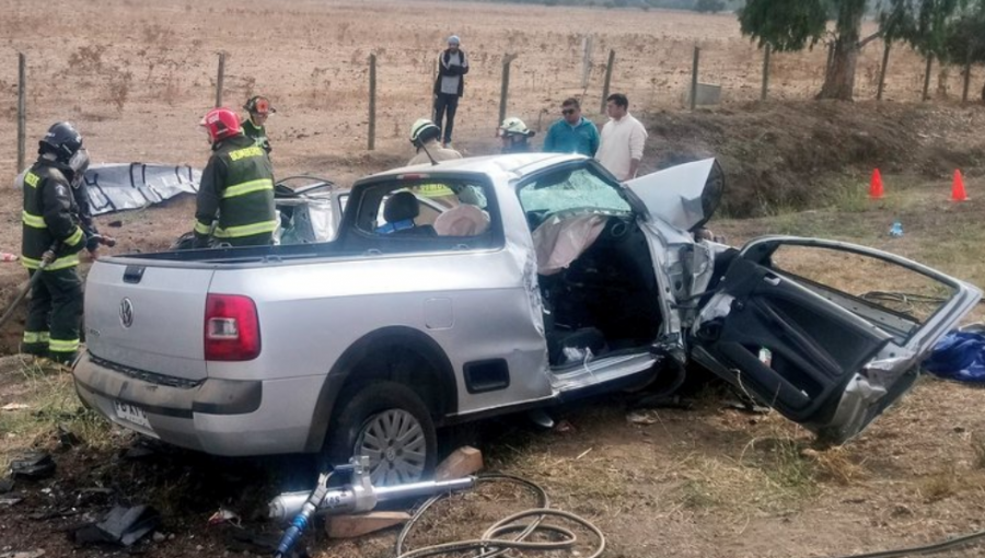 Colisión frontal deja dos muertos en Casablanca: huían de Carabineros tras asalto a camión