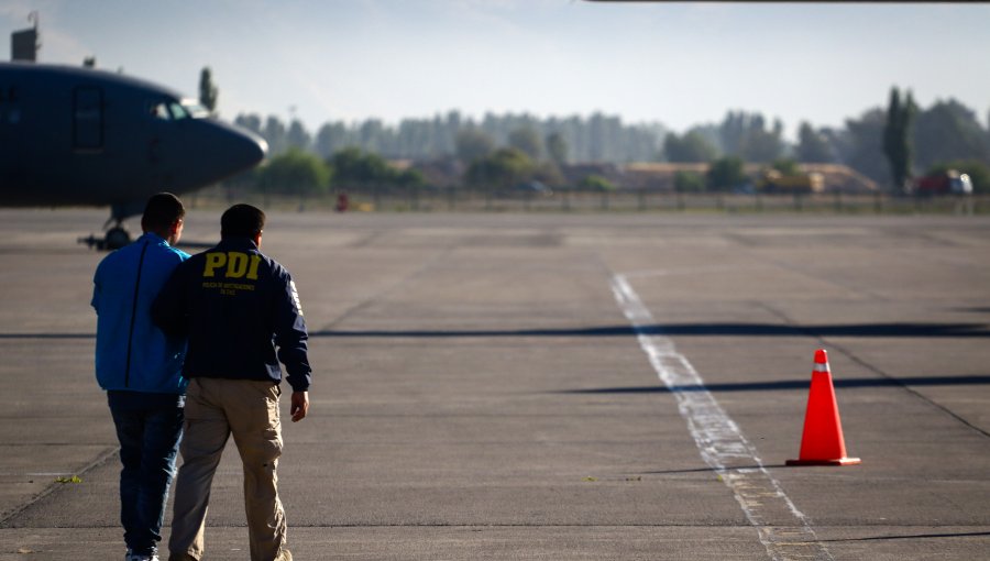 Prohíben entrada a Chile de conocidos reguetoneros por porte de armas y drogas