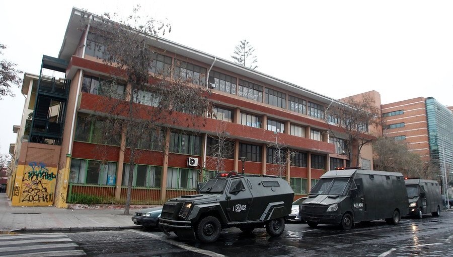 Profesores del liceo Darío Salas suspendieron clases en protesta por agresiones