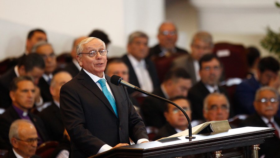 Obispo Eduardo Durán desmintió que lo hayan destituido del cargo