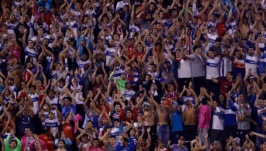 Hinchas de Universidad Católica fueron detenidos en Argentina